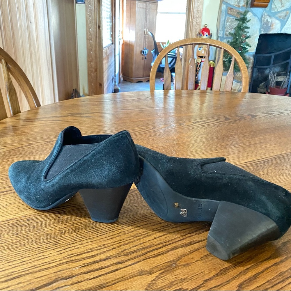 Nurture booties worn less than 5 times - Picture 5 of 5
